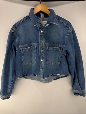 H&M Cropped Denim Button-Up Jacket in Medium Blue